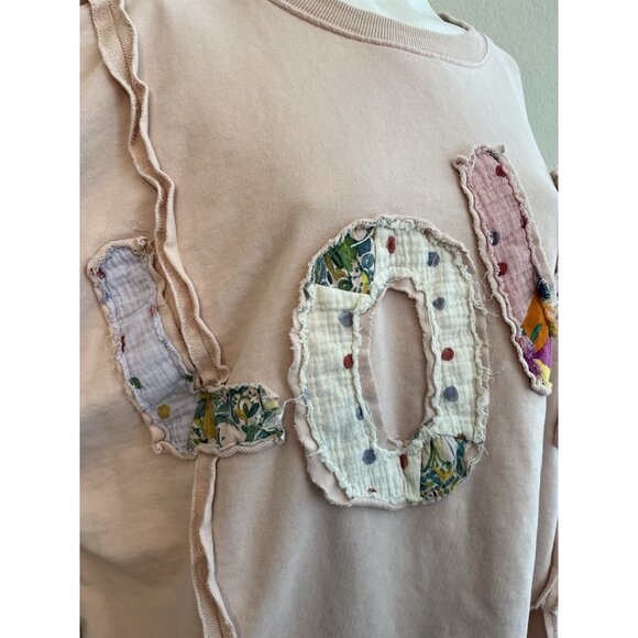 Easel Ladies Medium Pink Oversized LOVE Raw Hem Patches Floral Sweatshirt - Picture 2 of 12
